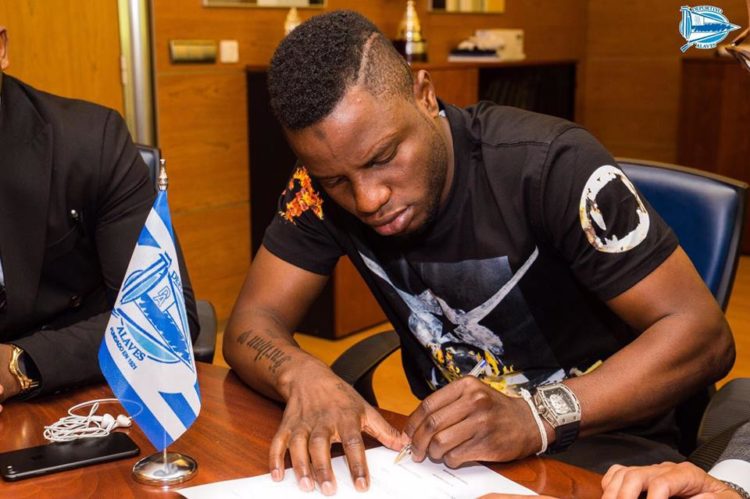 PHOTOS: Mubarak Wakaso Signs three-Year deal with Spanish side Alaves