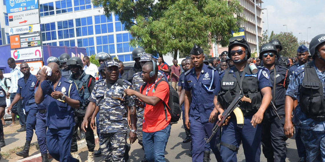 Police prevent journalists from entering Parliament over RTI bill