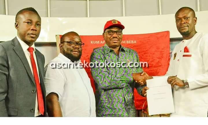 BREAKING NEWS: Charles Akunnor signs three-year deal with Asante Kotoko