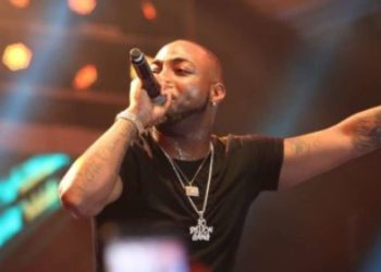 VIDEO: PAYBACK TIME as Ghanaians snub Davido at Glo Mega Concert