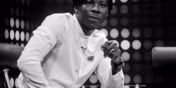 ‘Jama’-singing artiste should stop begging Glo for deals – Stonebwoy takes swipe at Shatta Wale