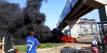 Video+Photos: Adentan youth on rampage as another resident is killed on highway