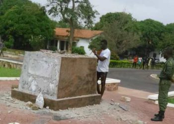 PHOTO: University of Ghana demolish controversial Gandhi statue
