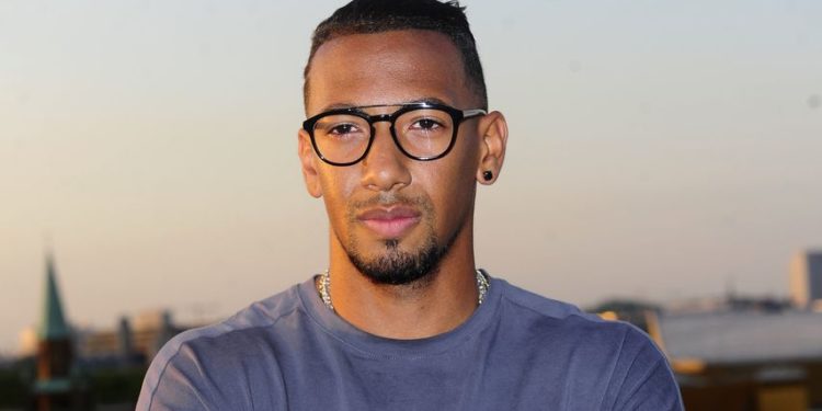VIDEO: Jerome Boateng plays football with children in Ghana on bare pitch - Happy Ghana