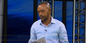 Video: Angry ‘Zongo’ Youth storm Owusu Bempah’s church with cutlass over ‘Chief Imam prophesy’
