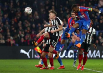 Ayew, Schlupp combine to send Palace through in FA Cup