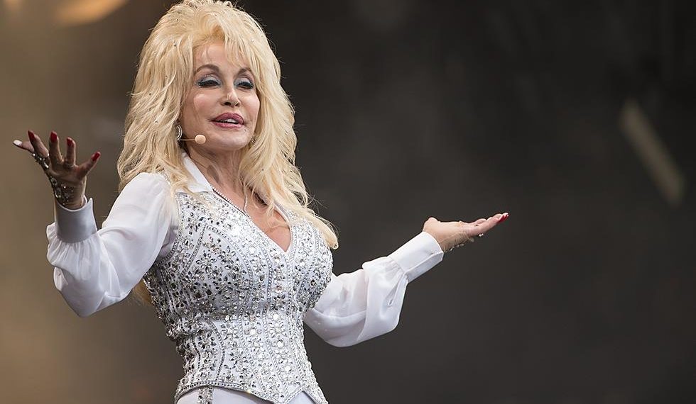 Dolly Parton celebrated in all-star Grammys tribute