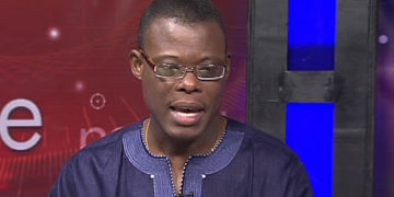 Fifi Kwetey accuses  politicians for the cedi depreciation