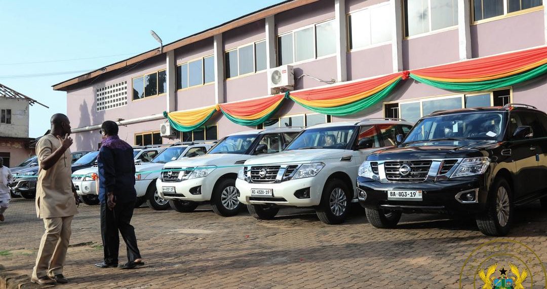 Nana Addo presents vehicles to Western North RCC