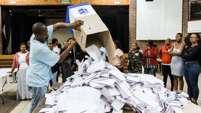South Africa election: ANC leads as votes counted