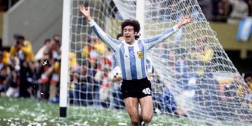 Today In Sports History: Kempes impresses as Argentina win FIFA World Cup