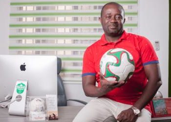 Kurt Okraku storms GFA secretariat with Shatta Wale’s ‘Kill Them With Prayers’ as he files nomination forms