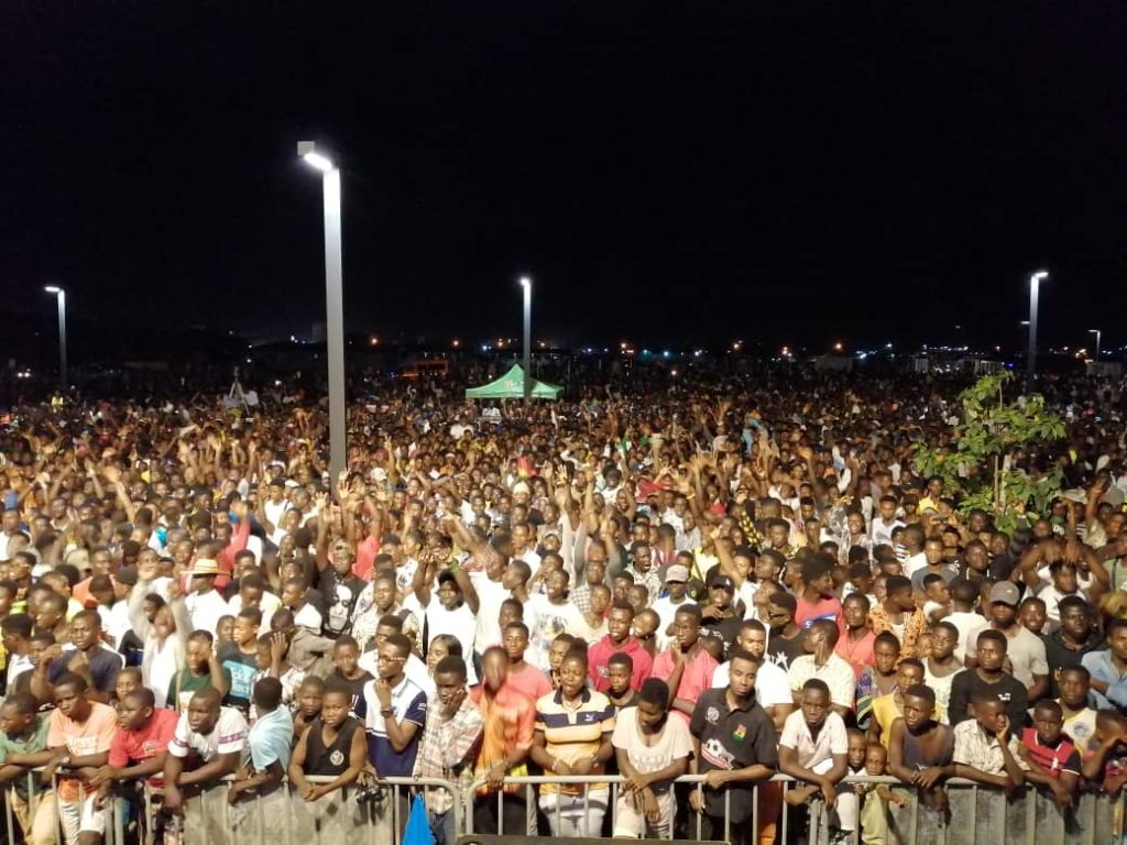 Video: Area Codes Jam Takoradi Massive Crowd goes ‘Wild’