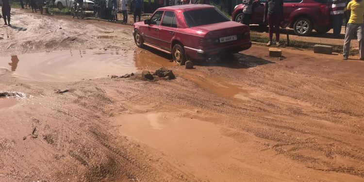 Photos: Chiefs of Ablekuma-Manhia demonstrate over poor roads
