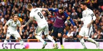 Barca, Madrid want El Clasico moved to Dec.18
