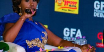 Amanda Clinton kick starts campaign as she asks delegates to vote wisely on election day