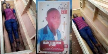 Photos: Man dies a day after lying in a coffin to take pictures