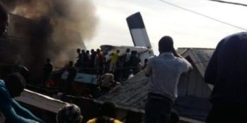 Many dead as plane crashes into homes