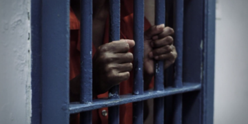Trader remanded for biting off finger of policeman