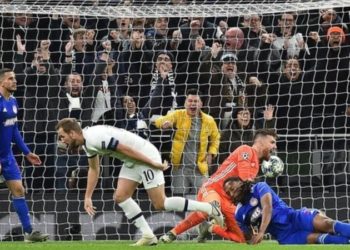 Champions League: Spurs win on Mourinho home debut