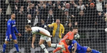 Champions League: Spurs win on Mourinho home debut