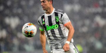 Italian senators want debate over Ronaldo penalty