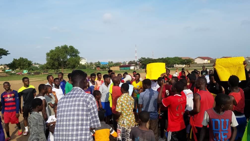 Ashaiman Youth Demonstrate against TDC over sale of Community 22 Park