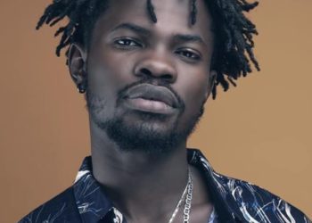 I slept at a train station in Paris - Fameye