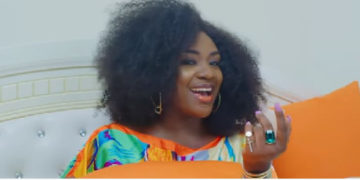 Watch Actress Emelia Brobbey perform her new single on Happy FM