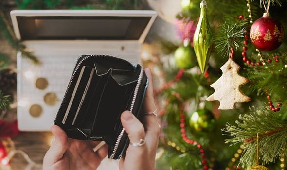 Strategic ways of saving money during Christmas