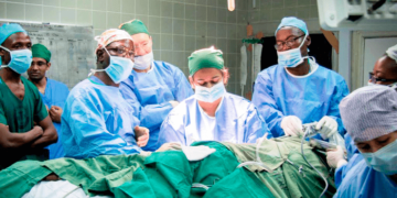 The Korle Bu Teaching Hospital (KBTH), in collaboration with Transplant Links UK, has performed successful kidney transplant for four patients with kidney conditions in a major breakthrough in local medical practice. The transplant team at the KBTH was led by surgeons Dr Bernard Morton and Dr James Edward Mensah, and kidney specialists, Dr Vincent Bioma and Dr Dwomoa Adu. Get Digital Versions of Graphic Publications by downloading Graphic NewsPlus Here. Also available in the Google Play Store and Apple App Store Donors healthy The patients, who included three males and a female, are currently doing well. For each transplant, the donor of the kidney was a healthy family member. Choral and Composers Festival That gives the person who received the donated kidney the chance to return to a normal life away from a kidney dialysis machine. A statement issued by the Public Relations Department of the KBTH said the donor operation was carried out through a keyhole surgery technique, which means that they did not have to spend long hours in hospital after the operation. “Each donor is assessed before the operation to make sure that they are fit and well, and able to safely donate one of their kidneys. The donated kidney is then implanted into the relative with kidney failure, who has to take medications to prevent rejection,” it explained. Advertisement Kidney failure It noted that kidney failure was common in Ghana, and was often caused by high blood pressure or diabetes. “Without a transplant, a patient with end-stage kidney failure must rely on many hours of kidney dialysis per week to survive,” it said. The statement said the Transplant Links team had worked with the Korle Bu Teaching Hospital since 2008, and many patients had already benefited. It further noted that the First Sky Group fully funded the accommodation, feeding and airfare of the transplant team from UK. The Chief Executive of the hospital, Dr Daniel Asare, who revived the kidney transplant programme, said the objective of the revival was to build local capacity so that kidney transplant became “a routine procedure that our surgeons perform”.