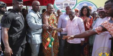 President cuts sod for construction of first ever creative arts school