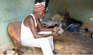 'I prefer to die’ – Teacher without 13-year salary payment cries