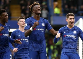 Chelsea breeze past Burnley again