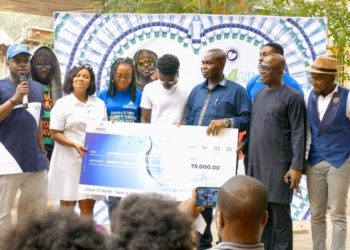 Awake Water donates to national cardiothoracic centre