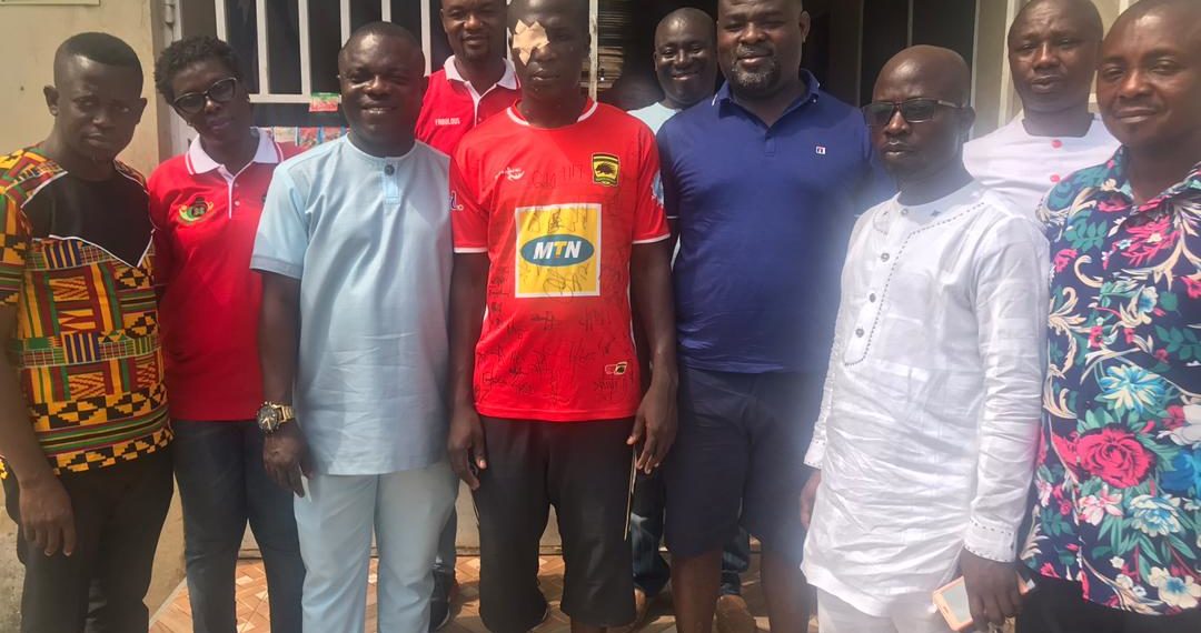 Asante Kotoko Supporters donate to fan involved in shooting incident