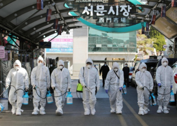 Coronavirus: Rapid spread raises fears of global pandemic