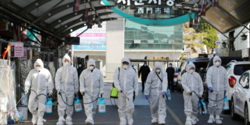 Coronavirus: Rapid spread raises fears of global pandemic