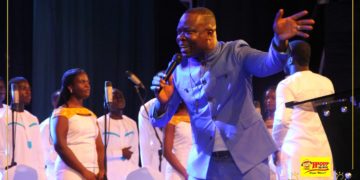 Photos: Ps. Nyansa Boakwa coordinates HappyFM Mass Wedding with grace