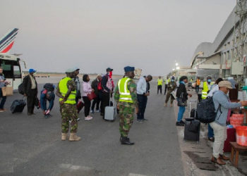 Virus-free Sierra Leone shuts borders after Guinea, Liberia closures
