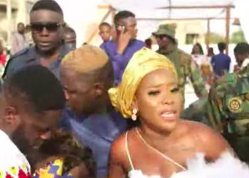 Fella Makafui faints at wedding