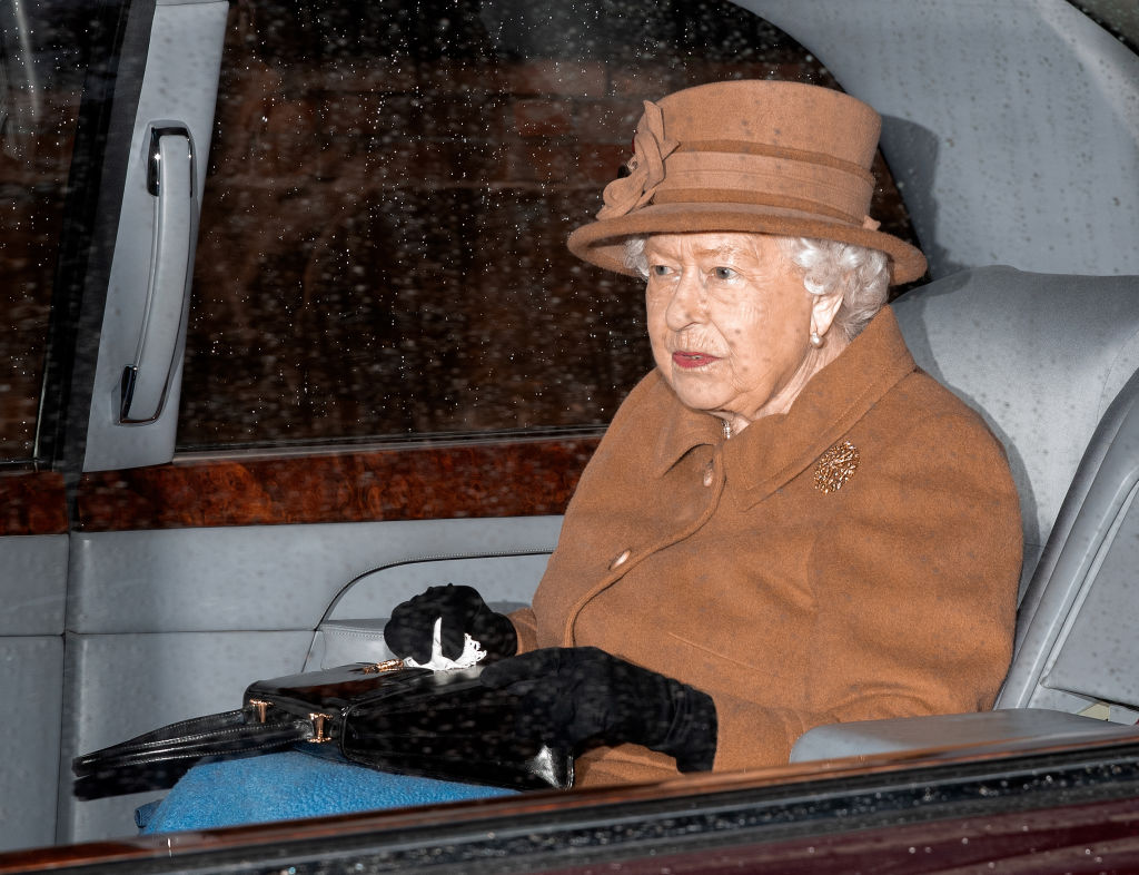 Queen Elizabeth leaves Buckingham Palace over coronavirus