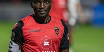 Punter confronts Phoenix Rising star Solomon Asante after losing bet