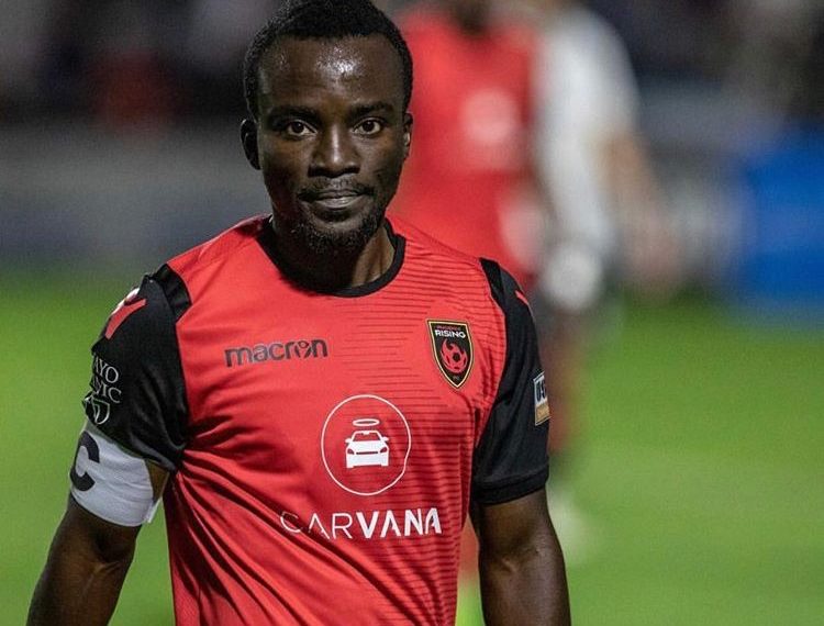 Punter confronts Phoenix Rising star Solomon Asante after losing bet