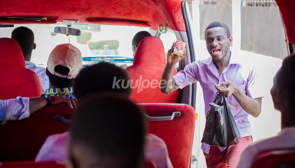 'Trotro' medicine sellers join the coronavirus sensitization in the Eastern Region