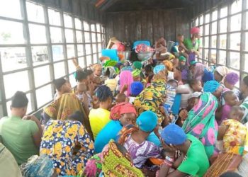 Gov’t to feed 6000 kayayei, shares 15000 sanitizers – Gender Minister