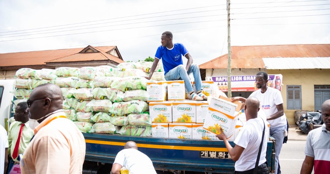 NAPO distributes 1200 bags of rice, 1,200 boxes of oil to every household in Manhyia South