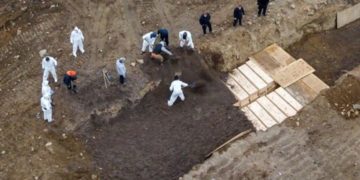 US Covid-19 death toll overtakes Italy as world’s highest