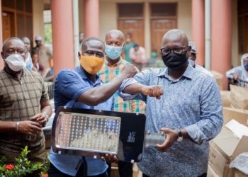 Asenso-Boakye donates streetlights to address security challenges in Bantama
