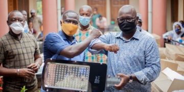 Asenso-Boakye donates streetlights to address security challenges in Bantama